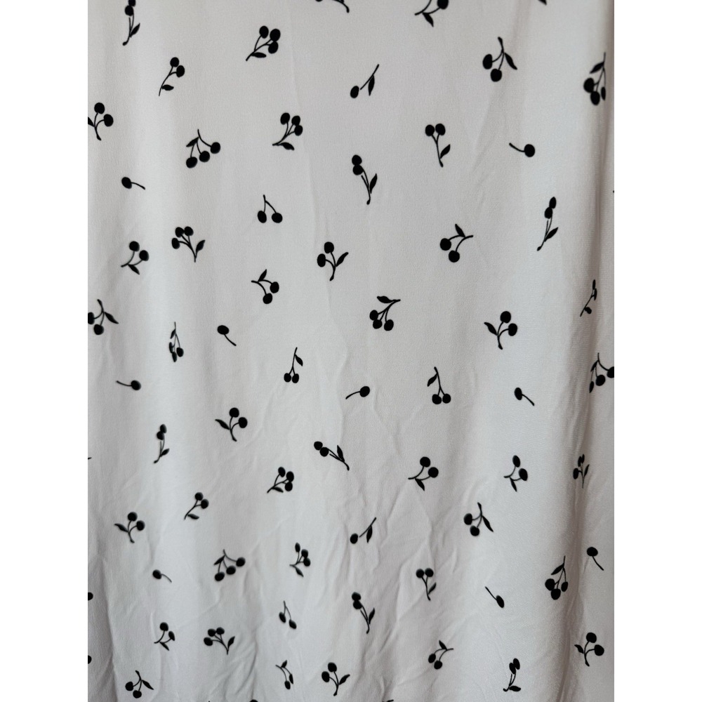 New York And‎ Company Size XL Black and white Sleeveless Top cherry print - Picture 3 of 7